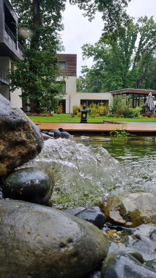 Utopia Village - Art & Nature Lodges มงส์ ภายนอก รูปภาพ
